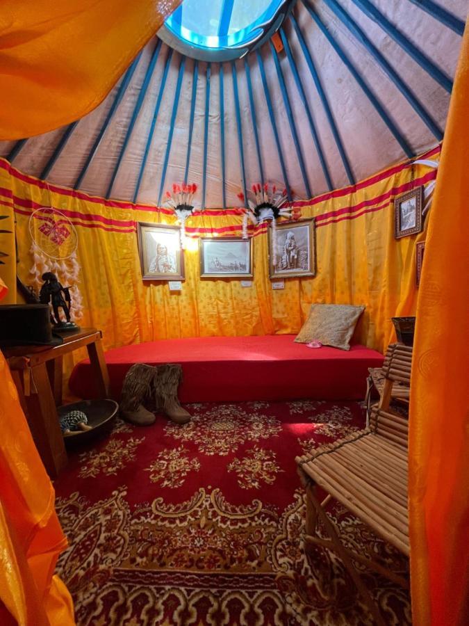 Crazy Lounge BnB Aigle Zewnętrze zdjęcie