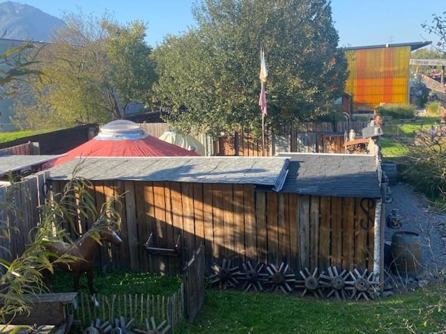 Crazy Lounge BnB Aigle Zewnętrze zdjęcie