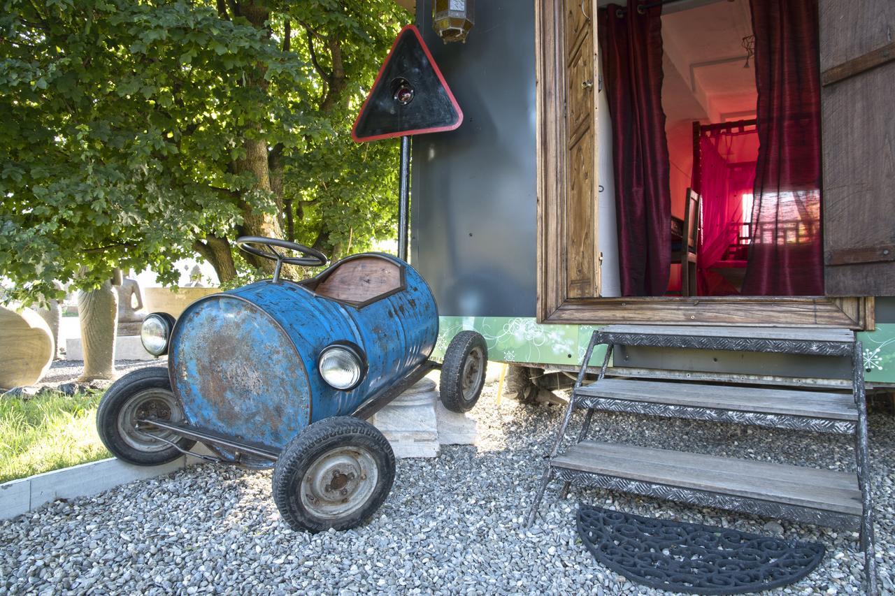Crazy Lounge BnB Aigle Zewnętrze zdjęcie